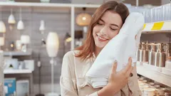 Nalijte sklenici tohoto do bubnu – i ty nejstarší froté ručníky budou měkké jako pírko