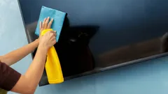 Jak správně vyčistit TV obrazovku bez škrábanců a šmouh